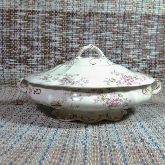 Etruria-Mellor & Co Covered Vegetable Dish with Lid, Gold Accents - Picture 9 of 12